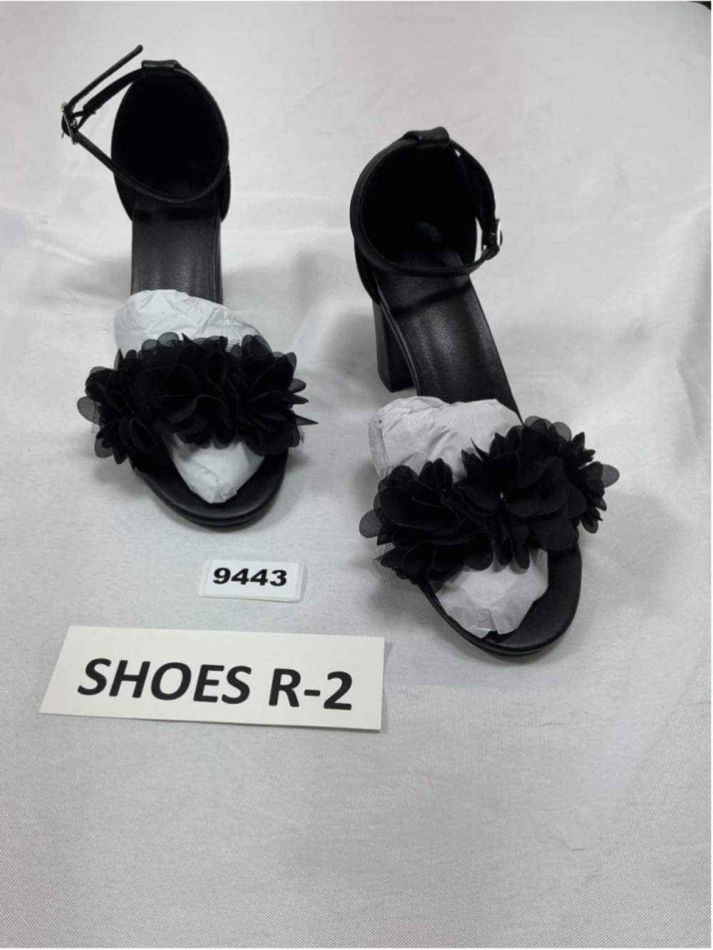 Womans New Dress Sandals Size 7.5 Black Flower Band